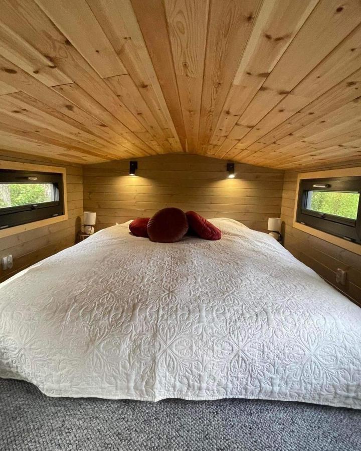 La Tiny House De Nanou Rochefort Exterior foto